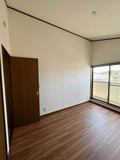 【寝室】 | ピアヒルズ | ※参考写真※南西向き洋室6帖(間取図2階左下)☆こちらのお部屋にもクローゼット完備♪お洋服の多い方もお部屋が片付いて快適に過ごせますね♪