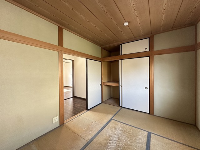 【和室】 | ピアヒルズ | 和室6帖☆反対側からの眺めです！寝具をすっきり収納できるので和室は寝室にもオススメ☆