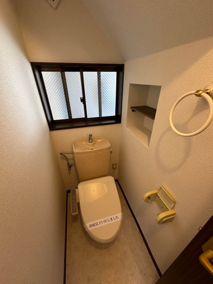 【トイレ】 | ピアヒルズ | ※参考写真※☆窓のあるトイレで換気もOK☆嫌なニオイがこもりません♪1階・2階両方にトイレがあるのがうれしいですよね♪