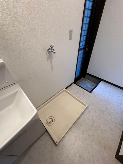 【設備】 | ピアヒルズ | ※参考写真※洗面所にある室内洗濯機置き場です♪防水パンが付いているので万が一の漏水にも安心です！
