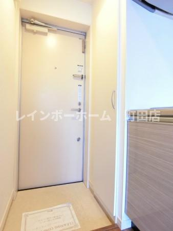 リブリ・ブランドール湘南台※初期費用分割あと払いサービス利用可能物件の玄関