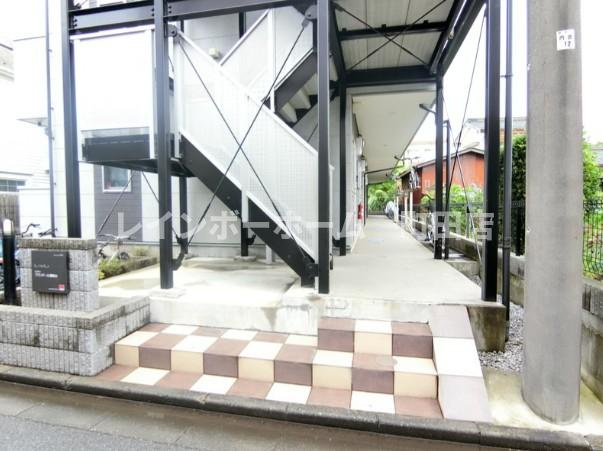 リブリ・ブランドール湘南台※初期費用分割あと払いサービス利用可能物件のエントランス
