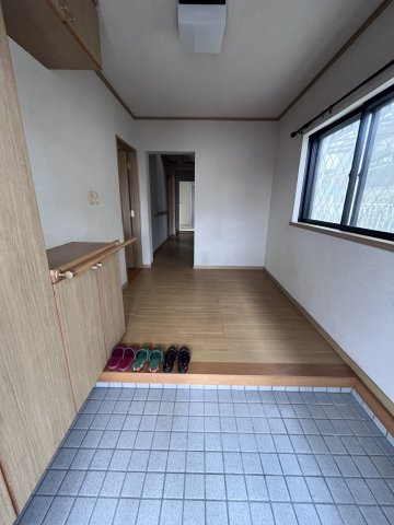 佐伯区薬師が丘2丁目中古戸建の玄関