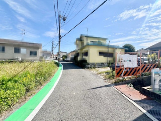 【前面道路含む現地写真】 | 南海泉北線「和泉中央」駅までバス１５分！バス停まで徒歩３分♪毎日の通勤や通学に便利ですよ！
