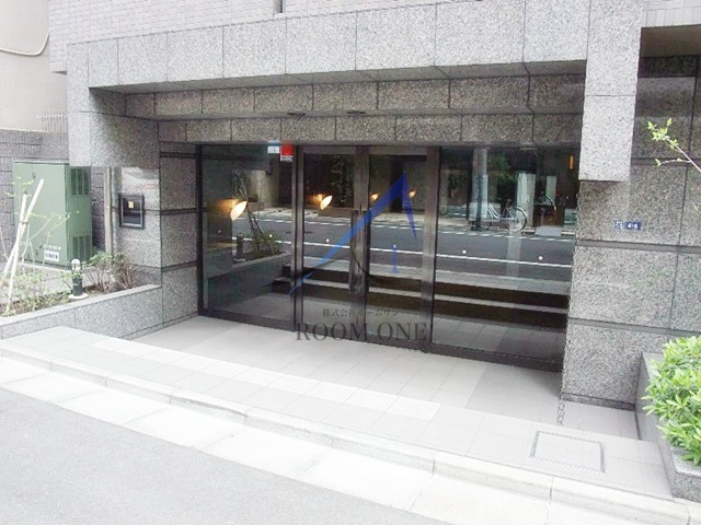 ルーブル日本橋のエントランス|エントランスです。