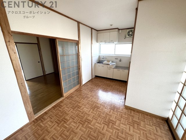 床色が落ち着いた色合いで綺麗です♪