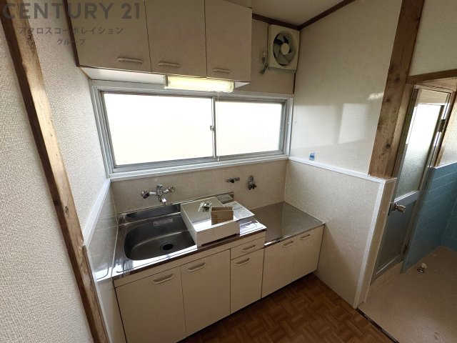 壁付けキッチンでスペースを有効活用できます！
