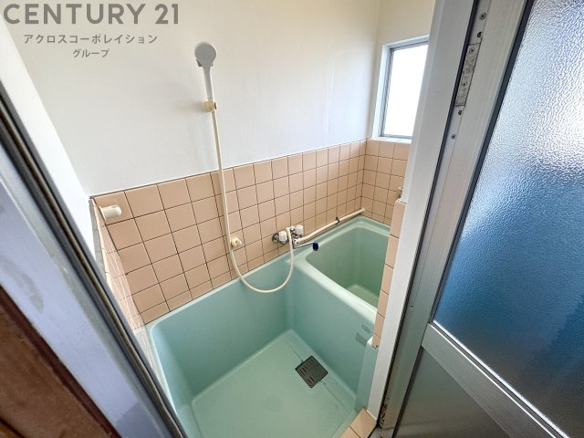 浴室に窓があり換気しやすくオススメです！
