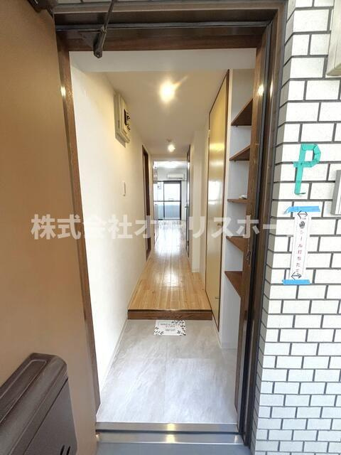 エクセレントコート東六郷の玄関