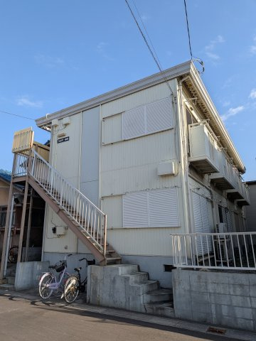 【外観】 | フォレスト日の出 | 落ち着いた雰囲気の外観です