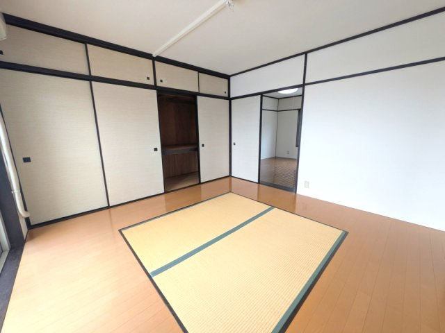 渦ヶ森コーポ6号館の居間・リビング|使いやすいリビングです