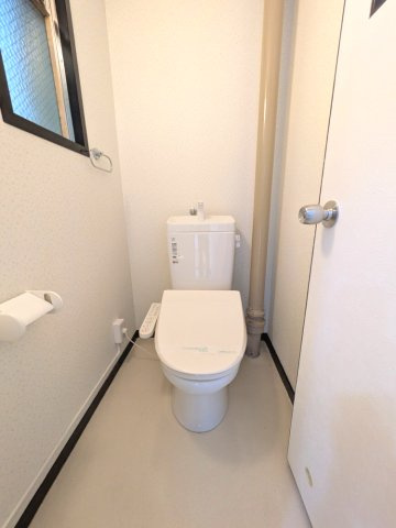 渦ヶ森コーポ6号館のトイレ|清潔感のあるトイレです