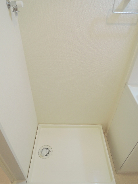 Ｍａｉｓｏｎ ｄｅ Ｃｏｓｍｏｓ　メゾンドコスモスの洗面所|室内洗濯機置場