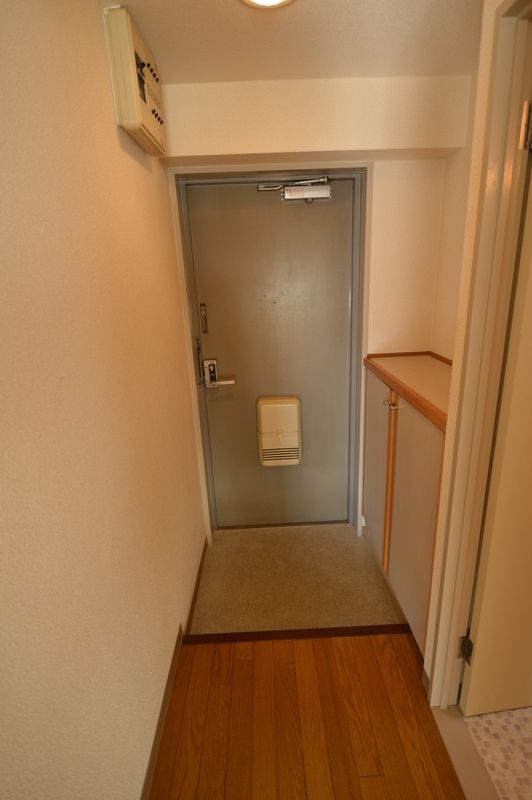 メゾンカトレアの玄関