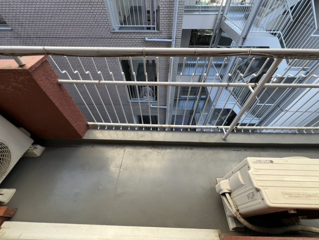 【バルコニー】
