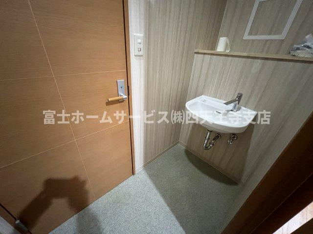 大阪市中央区石町１丁目の店舗事務所の洗面所