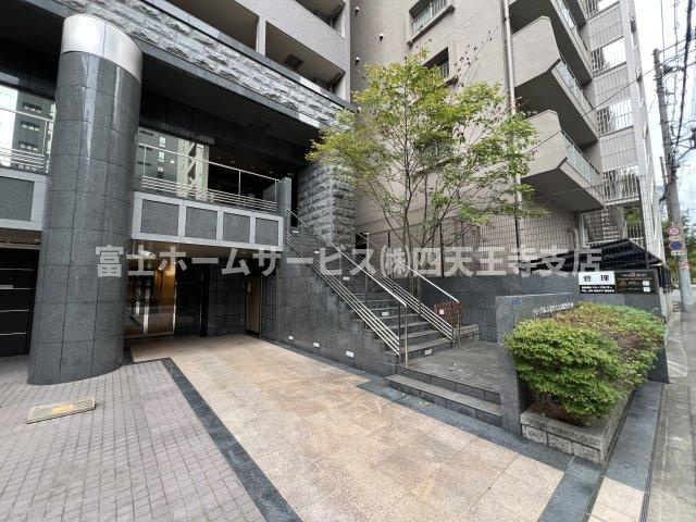 大阪市中央区石町１丁目の店舗事務所のエントランス