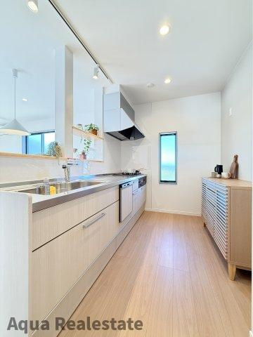 観音寺市粟井町　リノベ物件のキッチン|キッチンでお料理をお楽しみください
