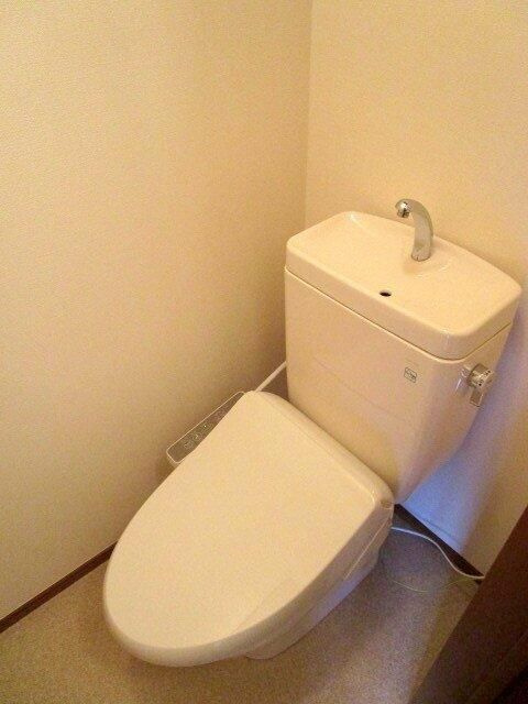 メゾン下北沢のトイレ|トイレもきれいです
