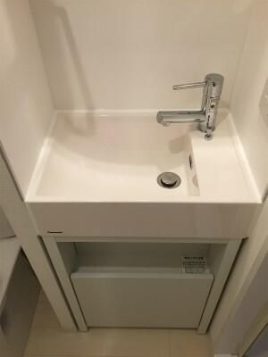 ビバリーホームズ千歳烏山の洗面所|広い洗面スペース
