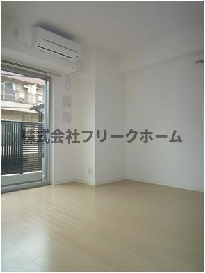 三鷹市下連雀３丁目の賃貸マンションの居間・リビング