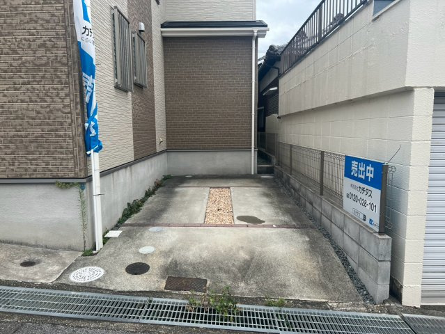 神戸市垂水区本多聞2丁目　戸建ての駐車場