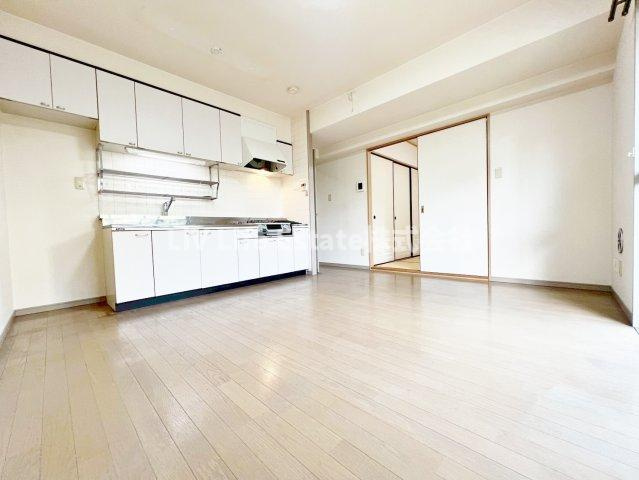 小平市小川町１丁目の賃貸マンションの内装