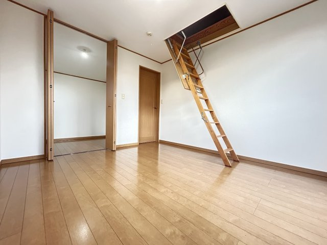 田中利夫一戸建の居間・リビング
