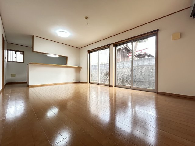 田中利夫一戸建の居間・リビング