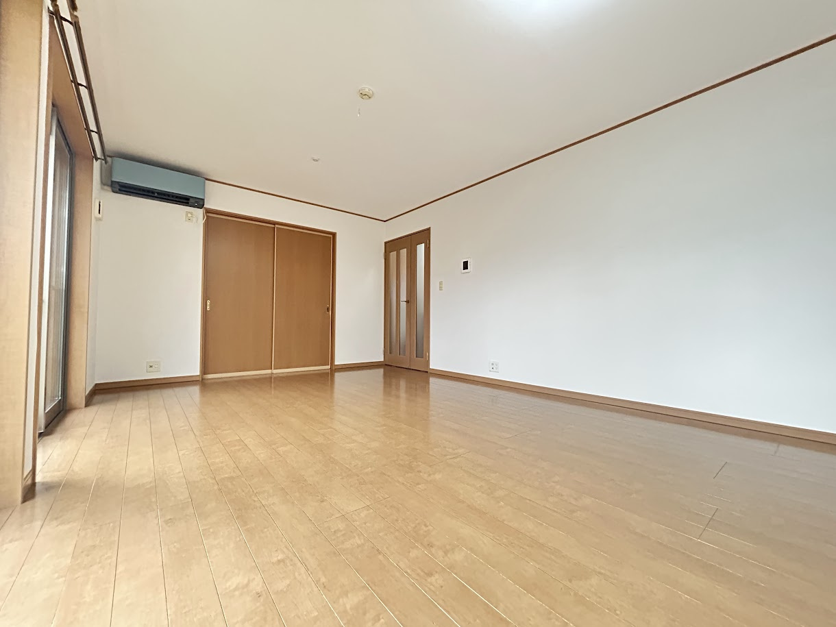 田中利夫一戸建の居間・リビング