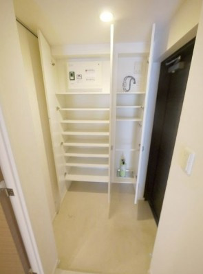 パークアクシス板橋本町弐番館の玄関