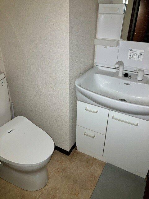 アクエリアス三軒茶屋のトイレ|ゆったりとした空間のトイレです