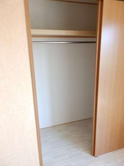 アムール F棟の収納|クローゼット