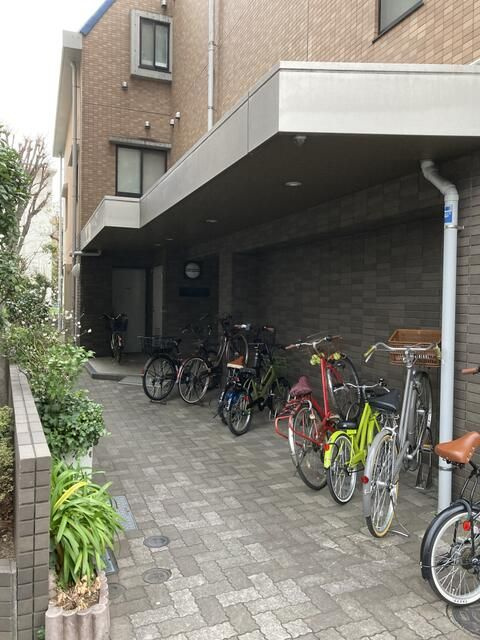 グランファミリアの駐車場|カースペースがあります