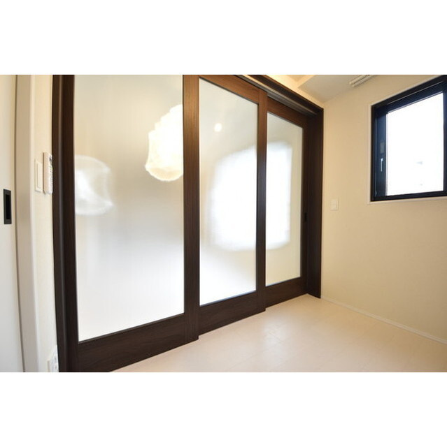 グローリオシェルト神宮前の内装|内装は落ち着いています