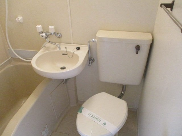 日神パレス方南町第二のトイレ|落ち着いた色調のトイレです
