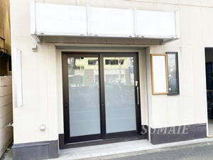 佐々木ビルのエントランス