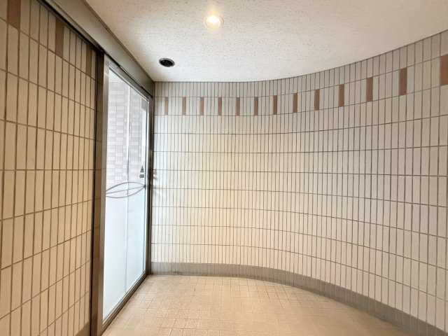 エスティライフ武庫之荘のエントランス