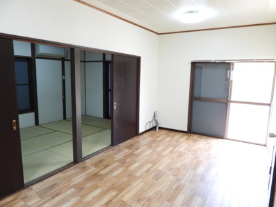 【居間・リビング】 | 平安浦戸建