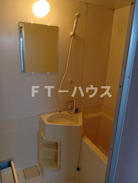 ロータスハイツＢ棟の浴室