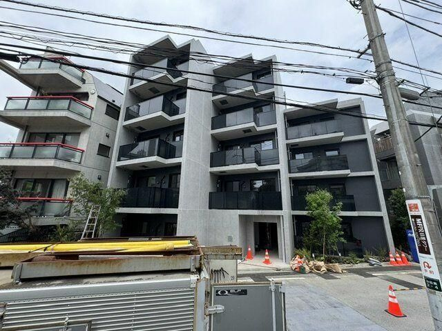 ロイジェント中目黒の外観