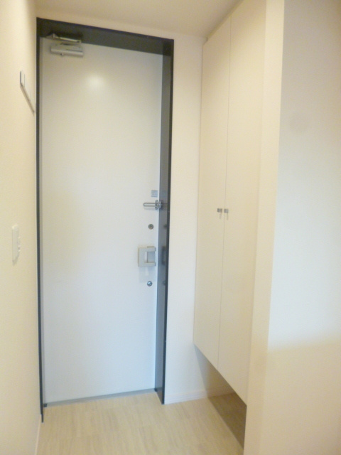 ＭＹ ＭＡＩＳＯＮの玄関|☆天井まである大きなシューズBOXは傘立ても内蔵で便利です☆