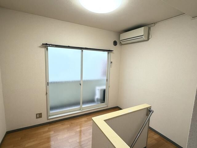 シティークレスト旭丘２号館の居間・リビング