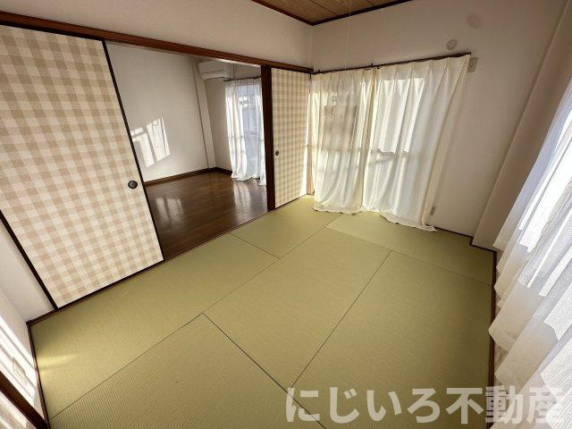 リバーサイド幸泉1の和室
