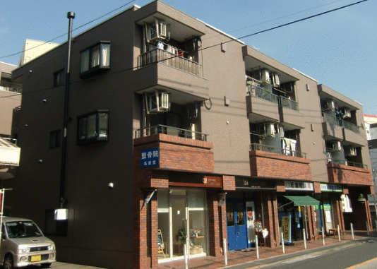 調布市若葉町２丁目の賃貸マンションのロビー