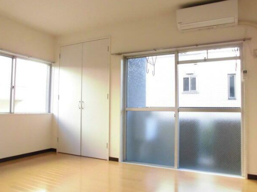 調布市若葉町２丁目の賃貸マンションの居間・リビング