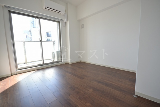 大阪市西区九条南３丁目の賃貸マンションの居間・リビング