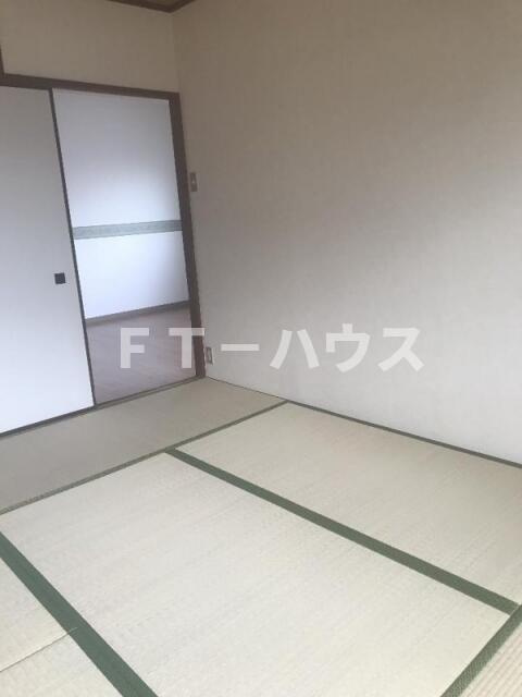 薬円台ガーデンタウンの居間・リビング
