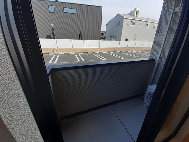 ホワイトベリーのバルコニー