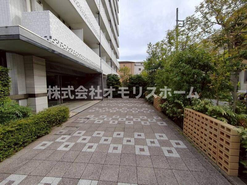 ラフィネジュ大森のエントランス